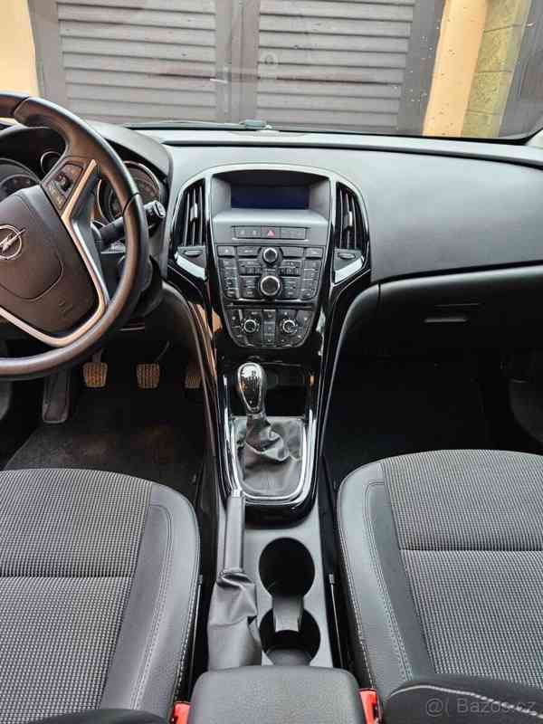 Opel Astra 1,6 CDTi + tažné zařízení - foto 4