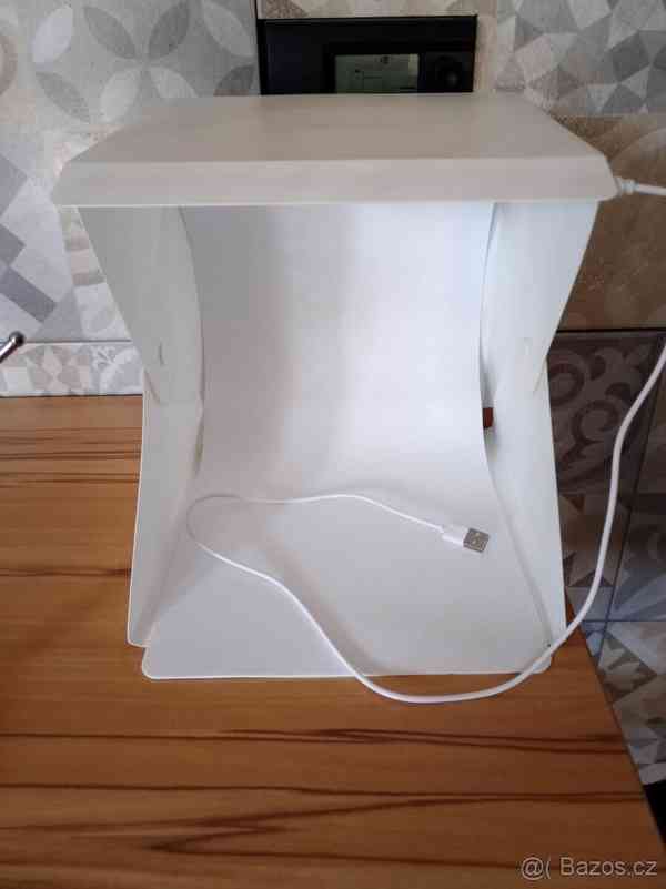 Otočné stojany 5x + LED fotobox - foto 5