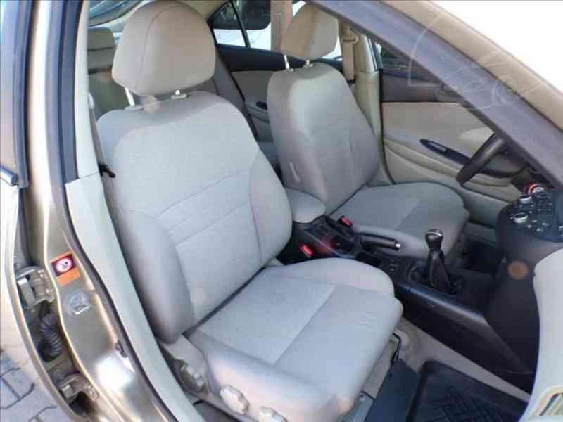Nissan Primera 1,8 16V - foto 11