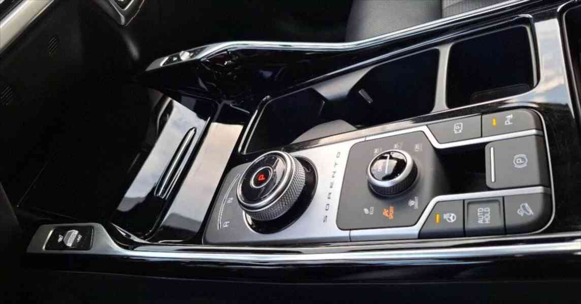 Kia Sorento 1,6   T-GDI HEV (Hybrid) – 4×4 - foto 4