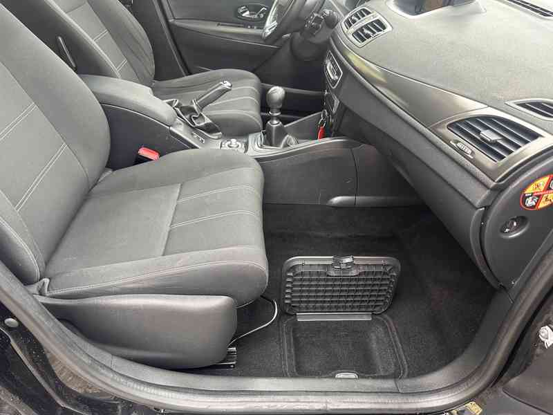 Renault Mégane III Sportour 1.5 DCi 81kW/Navi  - foto 24