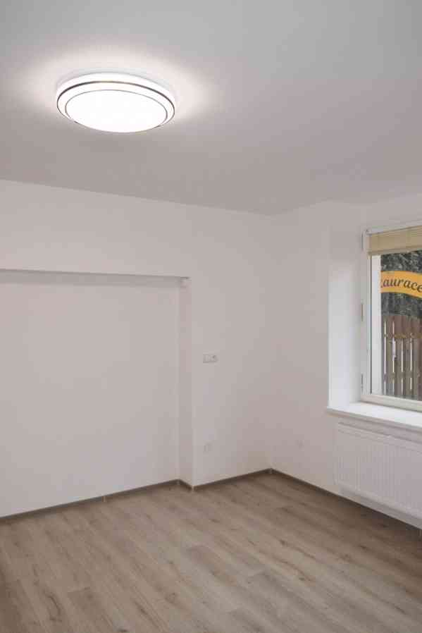 Pronájem luxusního bytu 2+1 na náměstí ve Dvoře Králové n.L. - foto 13