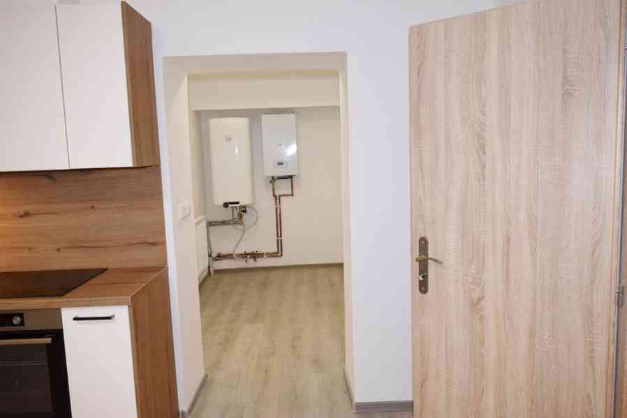 Pronájem luxusního bytu 2+1 na náměstí ve Dvoře Králové n.L. - foto 3