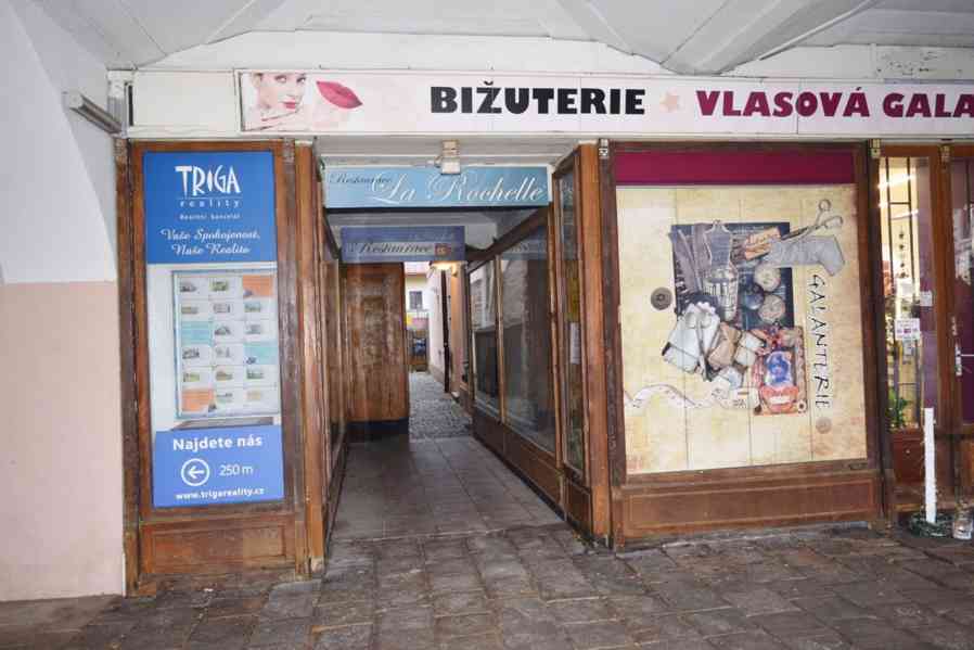 Pronájem luxusního bytu 2+1 na náměstí ve Dvoře Králové n.L. - foto 18