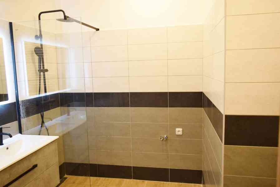 Pronájem luxusního bytu 2+1 na náměstí ve Dvoře Králové n.L. - foto 5