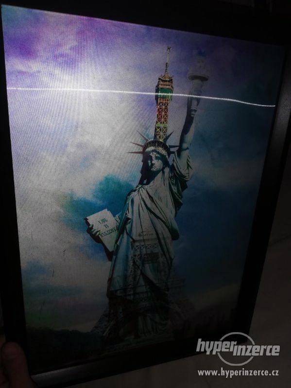 Měnící se obrázek - socha svobody - Eifelova věž - foto 3
