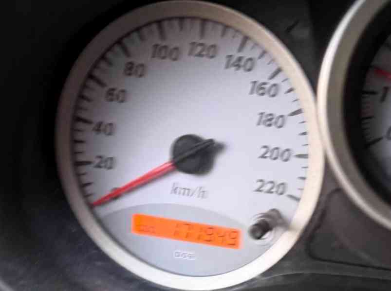 Toyota RAV 4 2,0i 4x4 benzín 110kw - foto 11