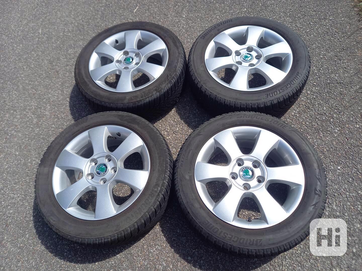 Zimní Alu kola Š. Octavia II 5x112 +Zánovní 205/55R16 - foto 1
