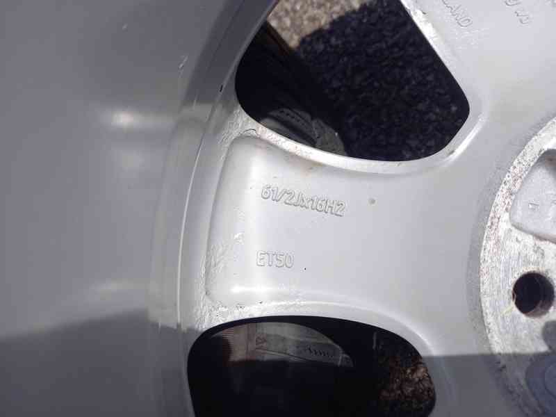 Zimní Alu kola Š. Octavia II 5x112 +Zánovní 205/55R16 - foto 12