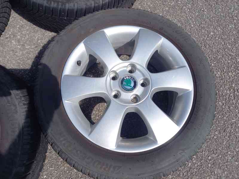 Zimní Alu kola Š. Octavia II 5x112 +Zánovní 205/55R16 - foto 6