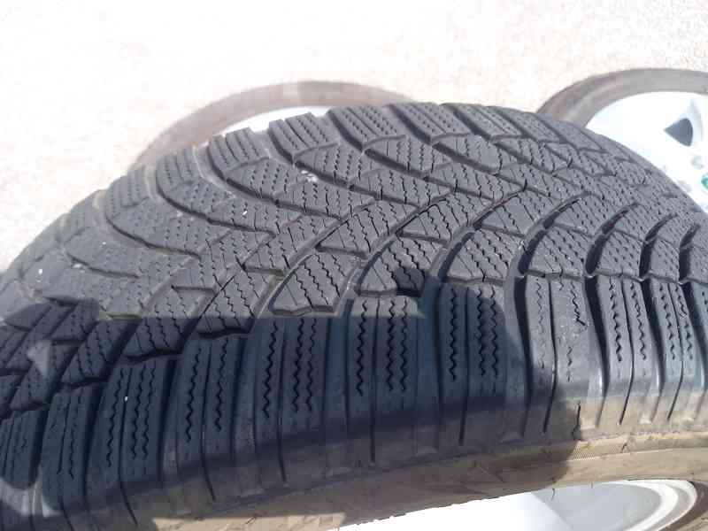 Zimní Alu kola Š. Octavia II 5x112 +Zánovní 205/55R16 - foto 8