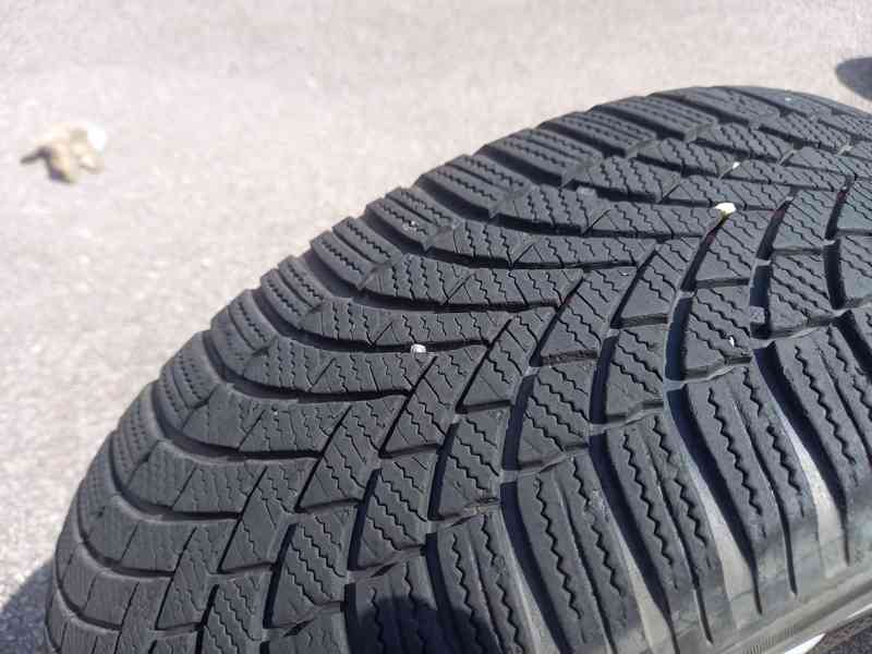 Zimní Alu kola Š. Octavia II 5x112 +Zánovní 205/55R16 - foto 14