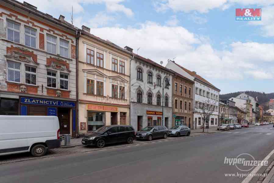 Prodej rodinného domu, 200 m?, Nejdek, ul. náměstí Karla IV. - foto 1