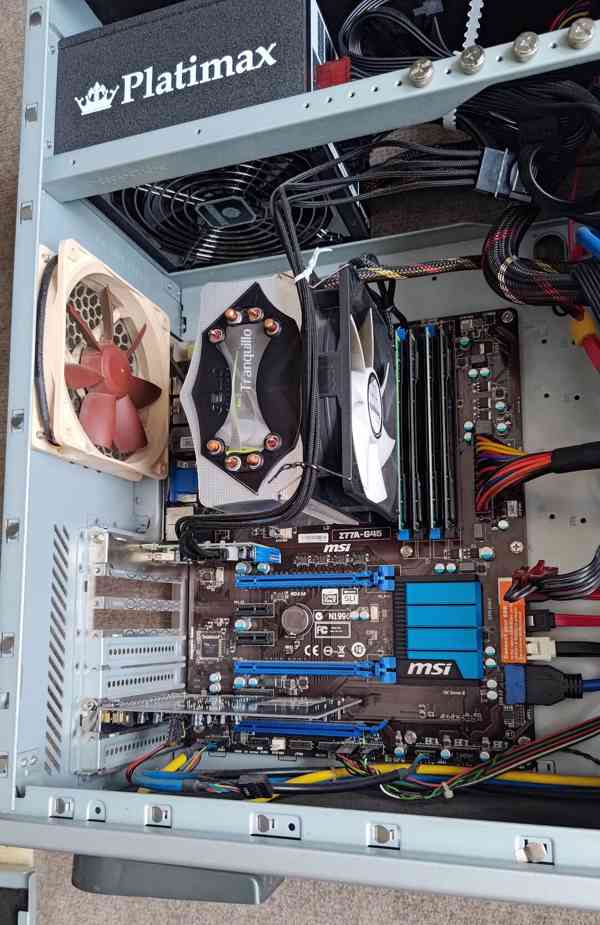 prodam pocitac i7-3770K 32 GB DDR3 GTX-1060 6 GB 2xSSD 2xHDD - foto 2