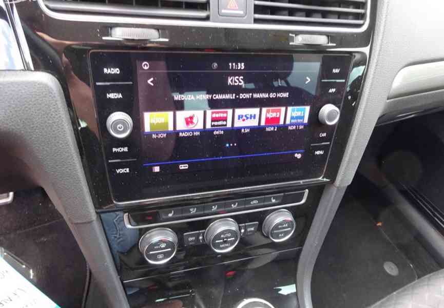 VW Golf 1.4 TSI Variant r.v.2018 (serviska) 92 kw - foto 9