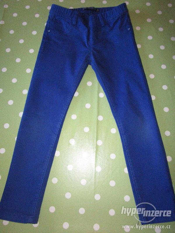 Prodám modré kalhoty, velikost 116-122, zn. Terranova - foto 1