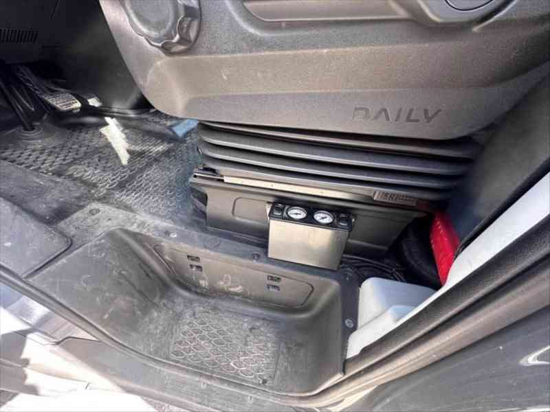 Iveco Daily 3,0   35S18 | 2022 | TOP STAV | - foto 19