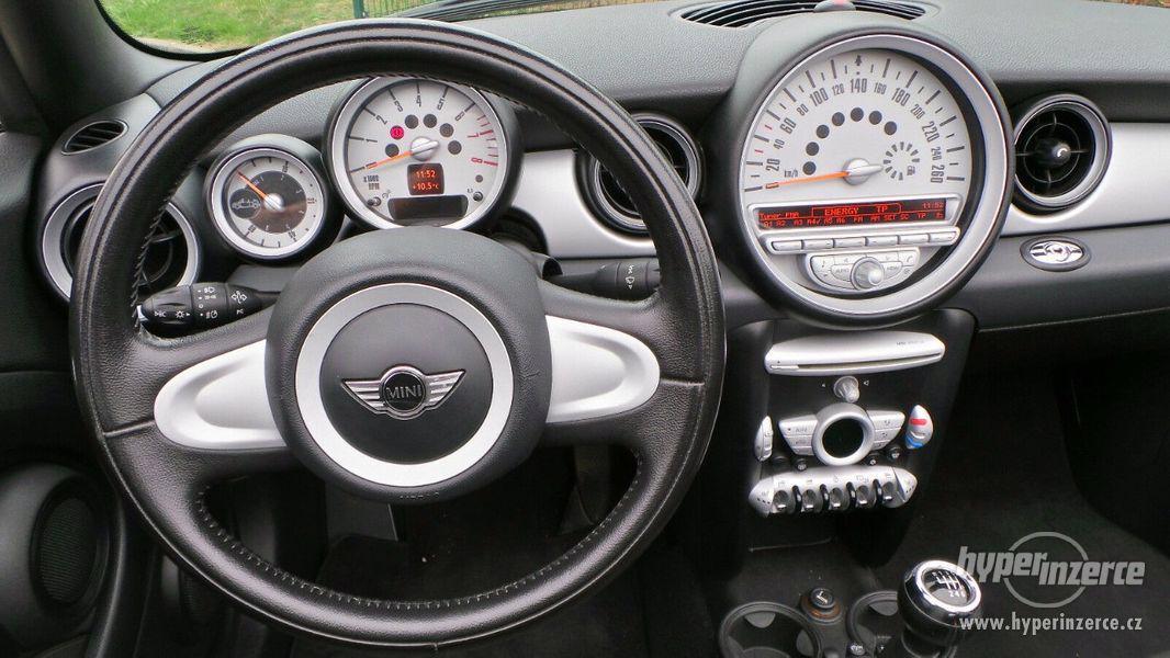 MINI Cooper Cabrio 90kW benzín - foto 12