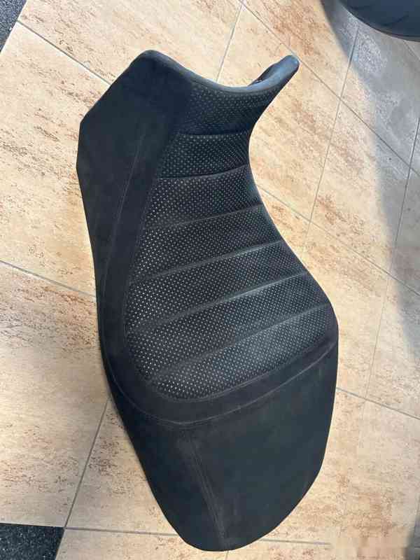 Ducati Diavel - Alcantra sedačka - foto 3