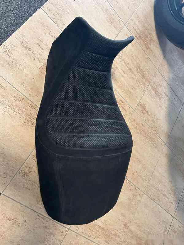 Ducati Diavel - Alcantra sedačka - foto 2