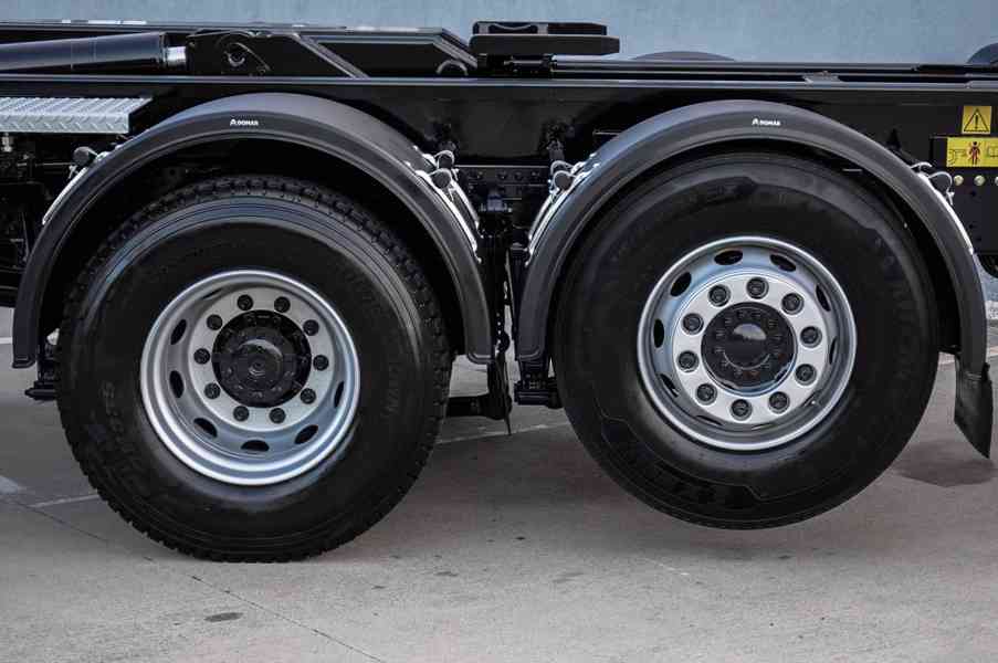 MAN TGS 28.320 HÁKOVÝ NOSIČ KONTEJNERŮ + HYDRAULICKÁ RUKA - foto 115