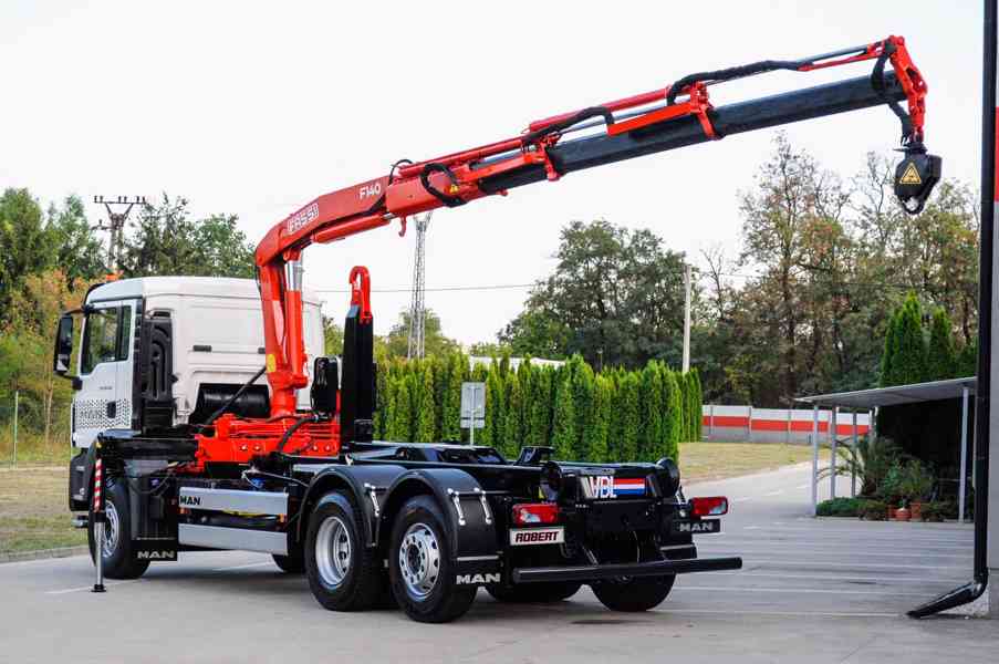 MAN TGS 28.320 HÁKOVÝ NOSIČ KONTEJNERŮ + HYDRAULICKÁ RUKA - foto 103
