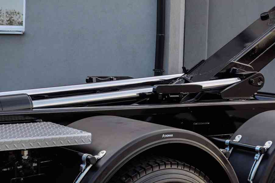MAN TGS 28.320 HÁKOVÝ NOSIČ KONTEJNERŮ + HYDRAULICKÁ RUKA - foto 91