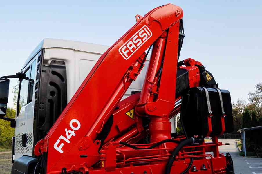 MAN TGS 28.320 HÁKOVÝ NOSIČ KONTEJNERŮ + HYDRAULICKÁ RUKA - foto 28