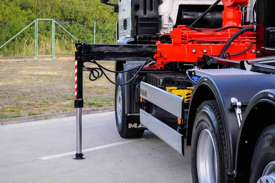 MAN TGS 28.320 HÁKOVÝ NOSIČ KONTEJNERŮ + HYDRAULICKÁ RUKA - foto 106