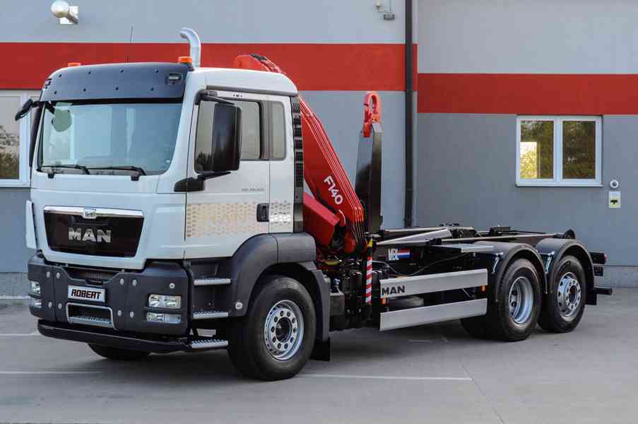 MAN TGS 28.320 HÁKOVÝ NOSIČ KONTEJNERŮ + HYDRAULICKÁ RUKA - foto 3