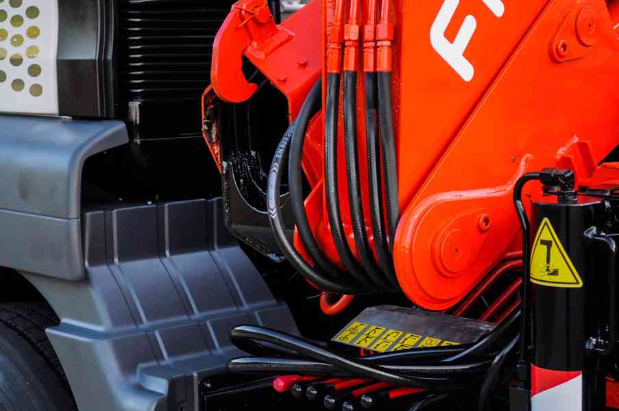 MAN TGS 28.320 HÁKOVÝ NOSIČ KONTEJNERŮ + HYDRAULICKÁ RUKA - foto 30