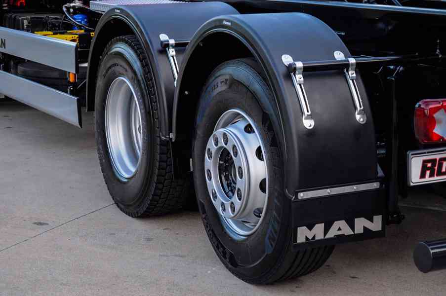 MAN TGS 28.320 HÁKOVÝ NOSIČ KONTEJNERŮ + HYDRAULICKÁ RUKA - foto 111