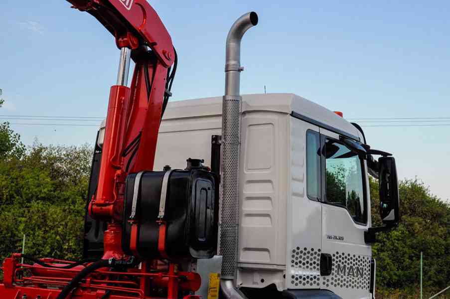 MAN TGS 28.320 HÁKOVÝ NOSIČ KONTEJNERŮ + HYDRAULICKÁ RUKA - foto 108
