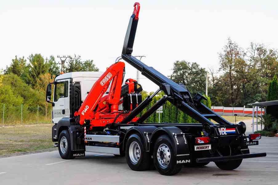 MAN TGS 28.320 HÁKOVÝ NOSIČ KONTEJNERŮ + HYDRAULICKÁ RUKA - foto 82