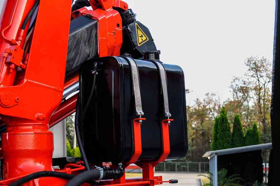 MAN TGS 28.320 HÁKOVÝ NOSIČ KONTEJNERŮ + HYDRAULICKÁ RUKA - foto 29