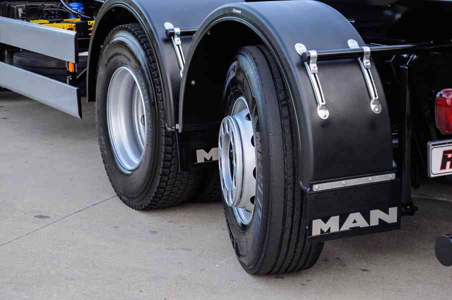 MAN TGS 28.320 HÁKOVÝ NOSIČ KONTEJNERŮ + HYDRAULICKÁ RUKA - foto 112