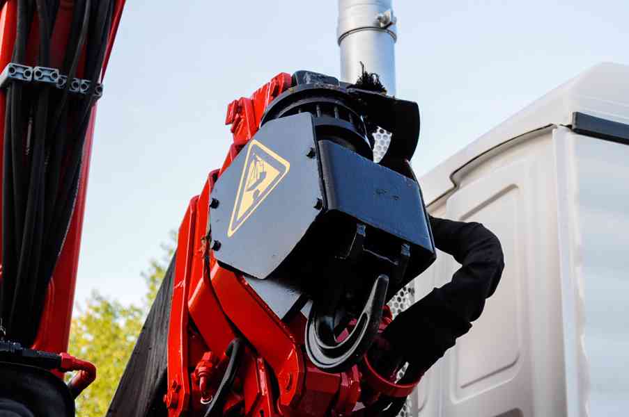 MAN TGS 28.320 HÁKOVÝ NOSIČ KONTEJNERŮ + HYDRAULICKÁ RUKA - foto 76