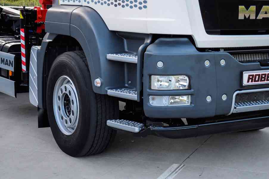 MAN TGS 28.320 HÁKOVÝ NOSIČ KONTEJNERŮ + HYDRAULICKÁ RUKA - foto 44
