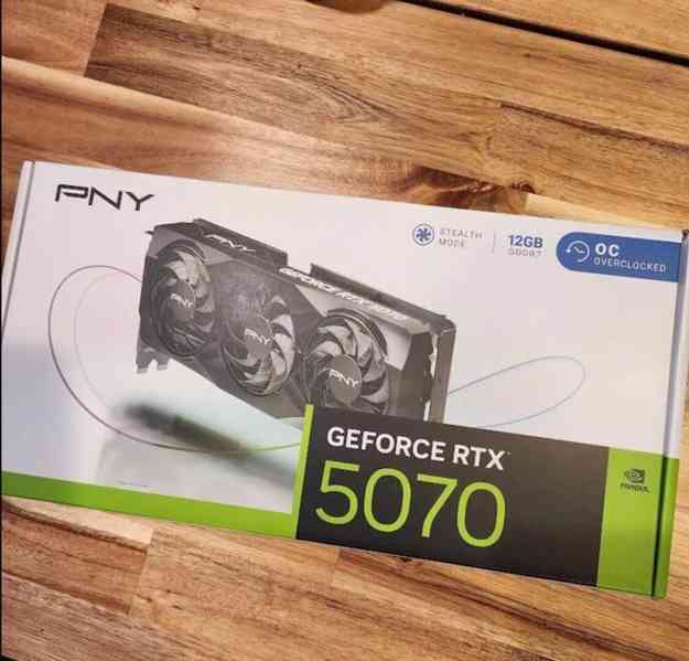 GEFORCE RTX 5090, RTX 5080, RTX 5070 Ti, RTX 4090, RTX 4080  - foto 5