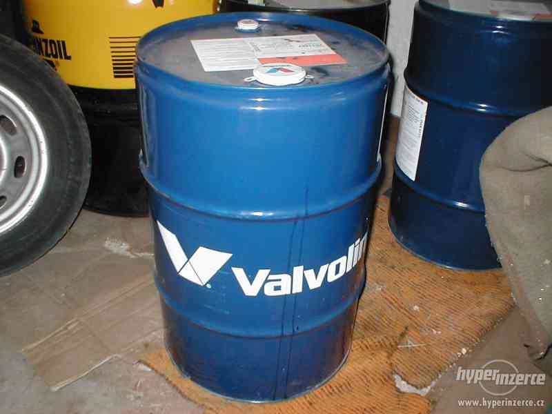 Motorový olej 10W-40 Valvoline - foto 1