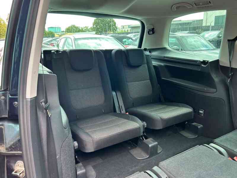 Volkswagen Sharan 2,0tdi 4MOTION 103kw - foto 26