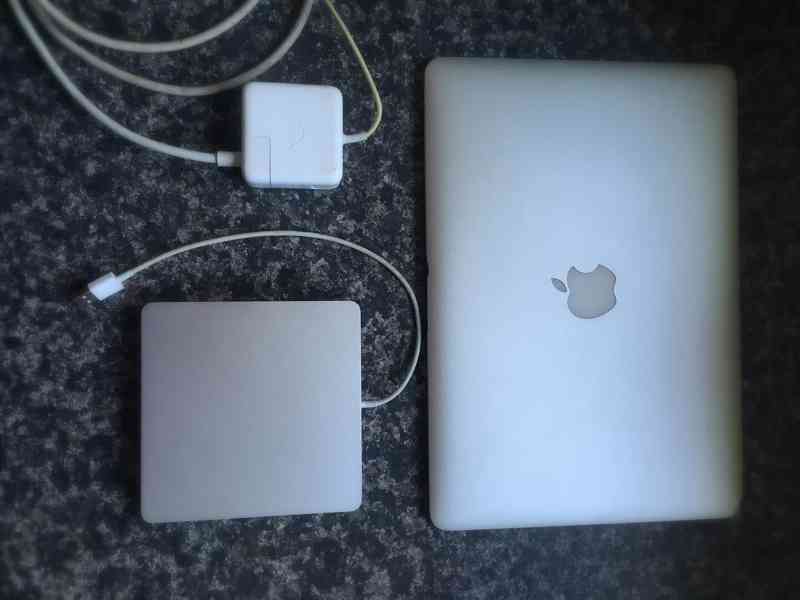 Apple - Hyperinzerce.cz