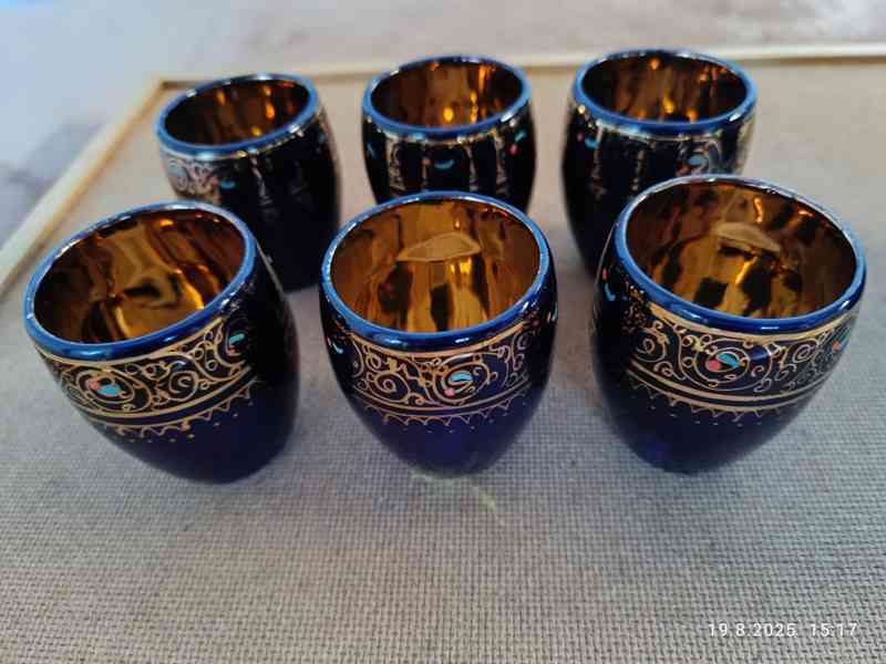 Prodám luxusní modrou porcelánovou soupravu 1+6 ks - foto 2