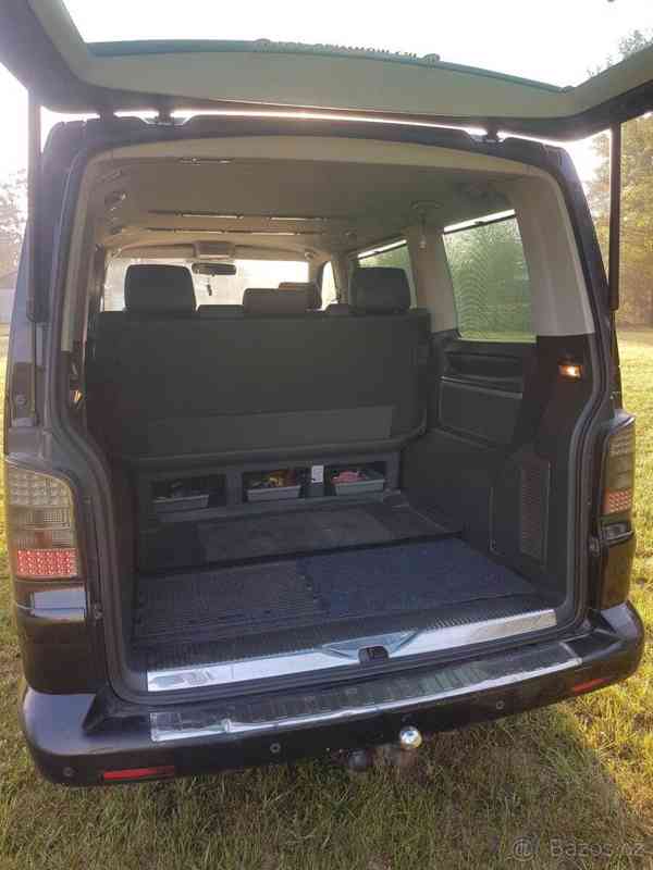 Volkswagen Multivan 2,5   Highline,r.v.2007 - foto 8