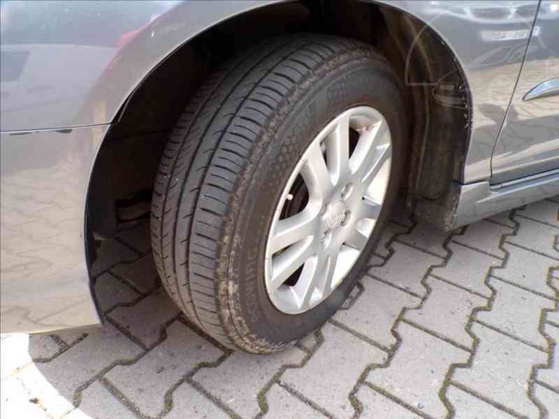 Honda Civic 1,6 V-TEC TAŽNÉ ZAŘ.,KLIMA - foto 18