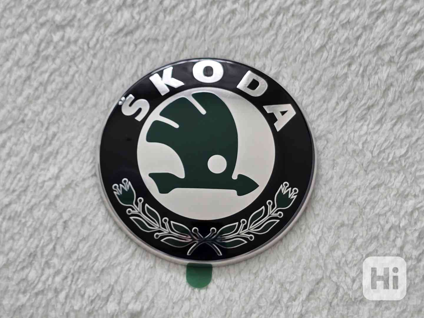 Přední ORIGINÁL znak ROOMSTER Škoda 3U0853621B - foto 1