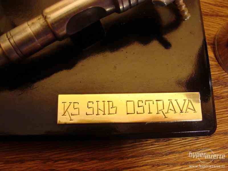 KS SNB OSTRAVA - dárkový předmět - kahan a kladivo - foto 2