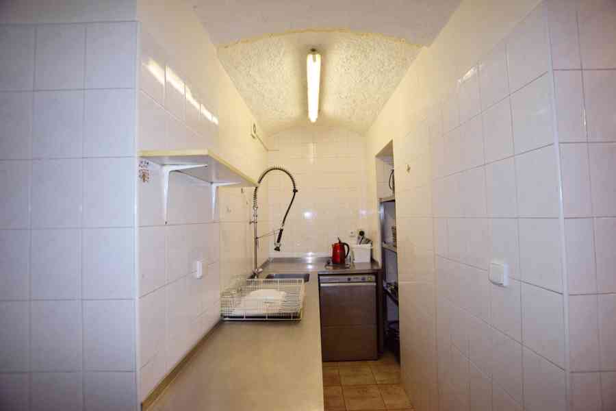 pronájem zavedené restaurace v centru Liberce - foto 5