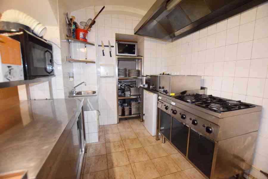 pronájem zavedené restaurace v centru Liberce - foto 8