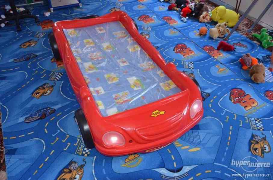 Dětská postel auto - plastová včetně matrace - foto 1